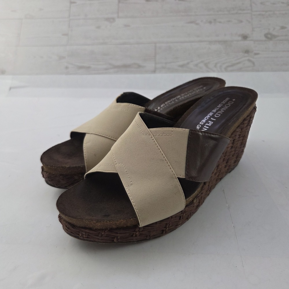 Donald J Pliner Wedge Sandals Womens 6.5 Beige Resort Chic Quiet Luxury Shoes